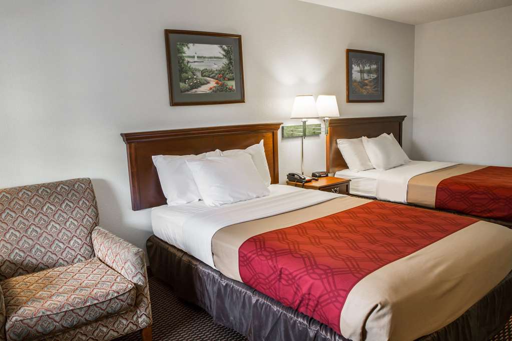 Econo Lodge Crystal Coast - photo 13