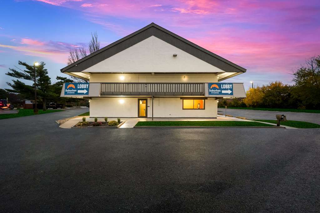 Suburban Studios Peoria - photo 20