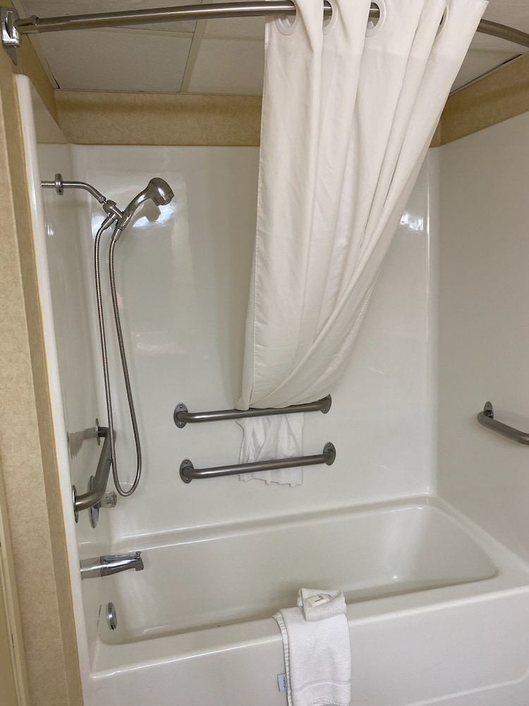 The Boardwalk Inn - photo 5