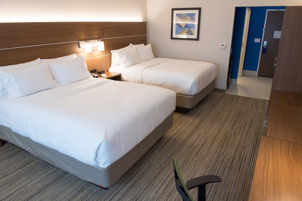 Holiday Inn Express & Suites Fort Wayne North by IHG - photo 10