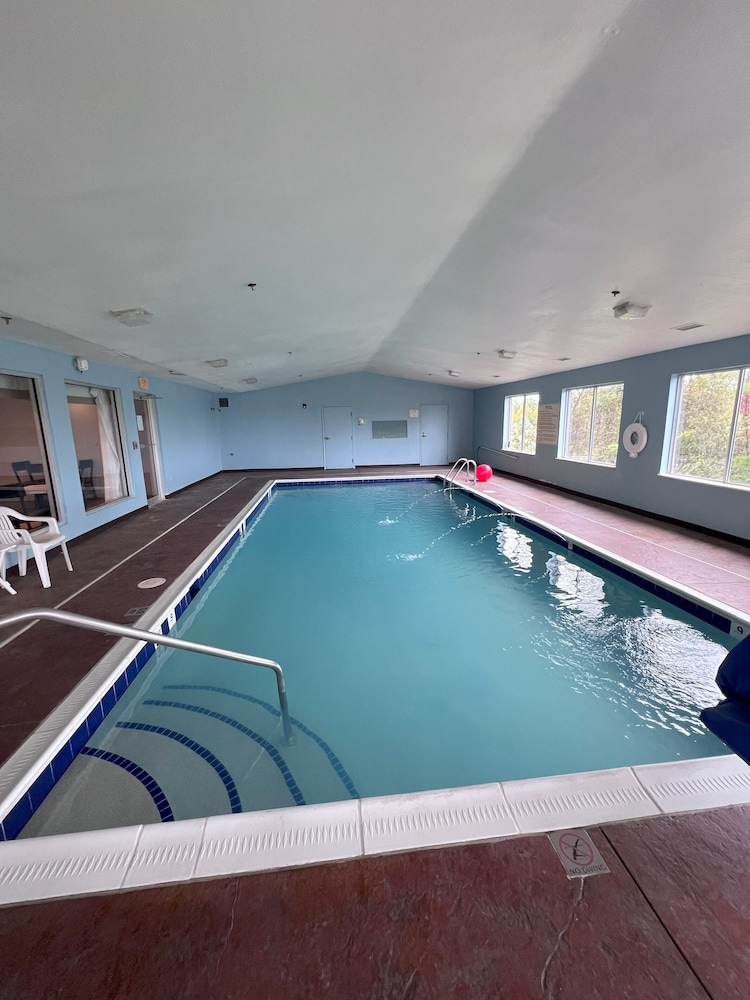 Wingate by Wyndham Dublin Near Claytor Lake State Park - photo 40