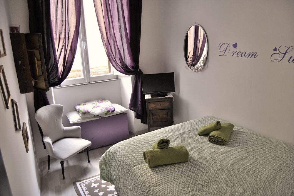 Rhomeholidays Trevi - last minute hotel in Rome