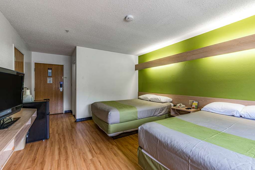Motel 6 Charlotte NC University - photo 10