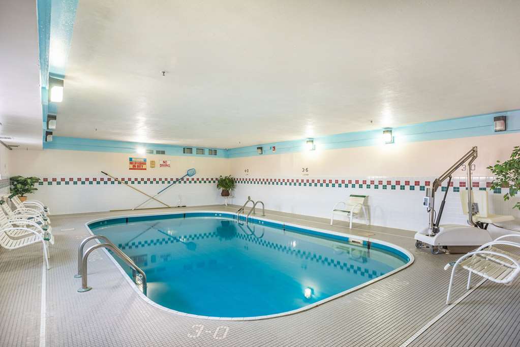 Econo Lodge Princeton - photo 35