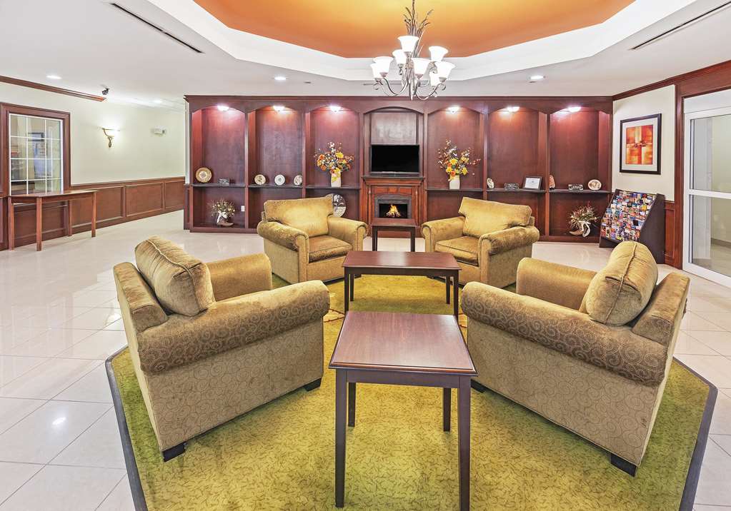 La Quinta Inn & Suites by Wyndham Columbus TX - photo 6
