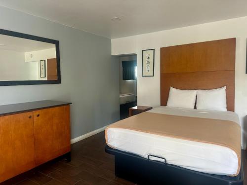 Oceanside Inn & Suites - photo 6