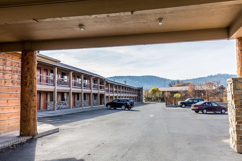 Econo Lodge Inn & Suites Kalispell Glacier National Park Gateway - photo 5