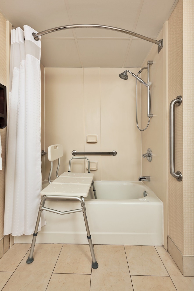 Holiday Inn Exp Winston Salem by IHG - photo 14