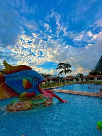 Centro Vacacional Las Orquideas — 4-Star Luxury Hotel in Guapota, Colombia