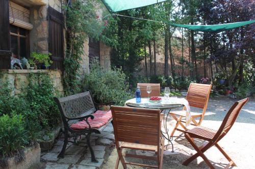 Ca la Nuri - carbon neutral hotel in Senan