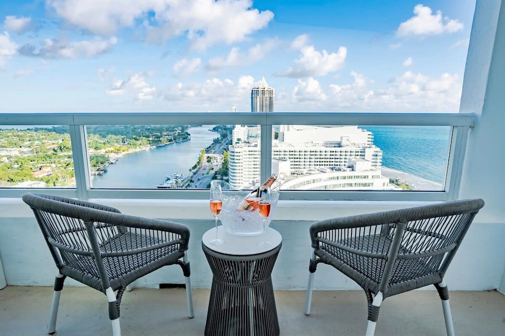 Fontainebleau Miami Beach Private Luxury Suites - photo 487