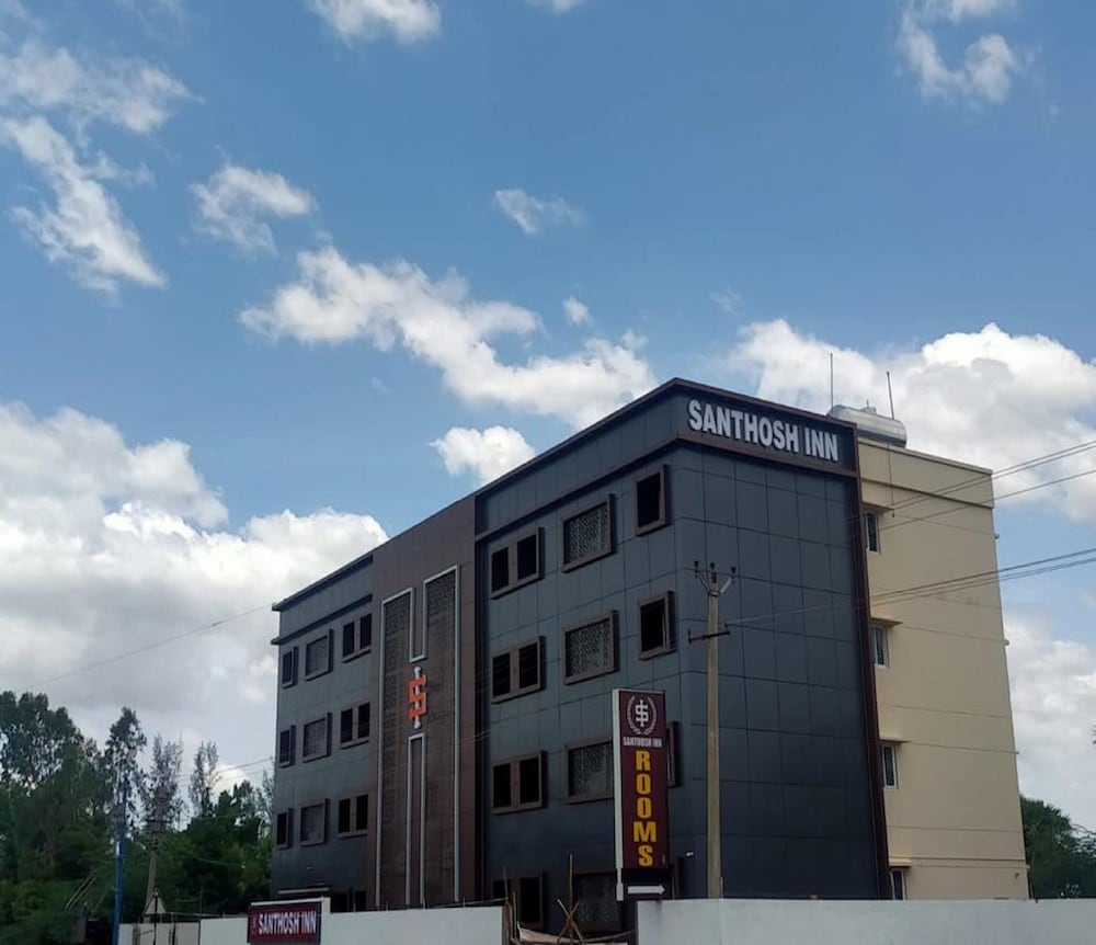 Hotel Santhosh Inn — hotel in Negapatam