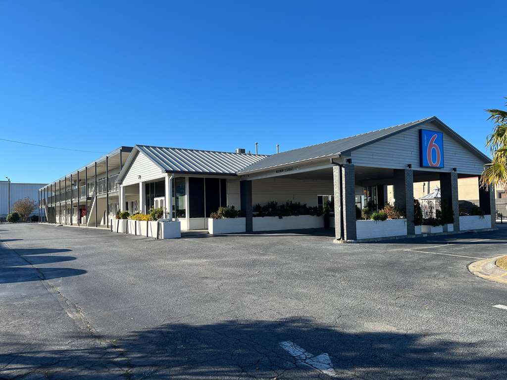 Motel 6 Greenville NC ECU Medical Center - photo 3