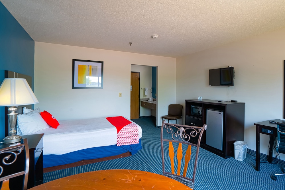OYO Hotel Redwood Falls near Jackpot Casino - photo 22