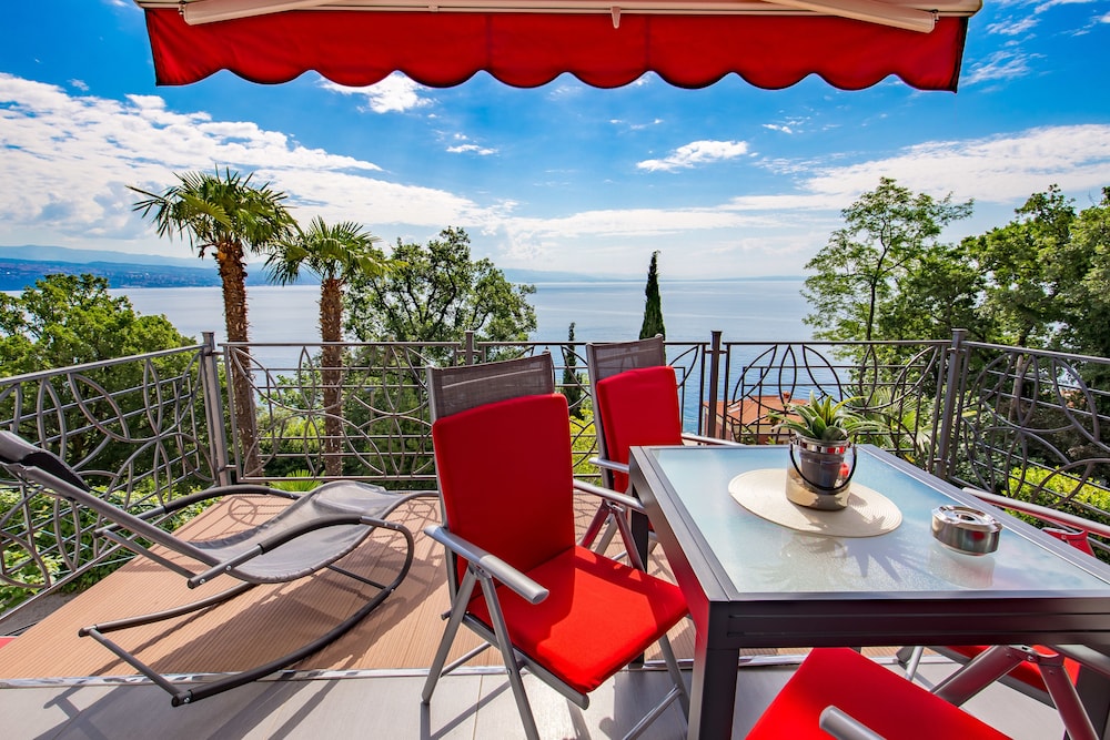 Apartment Mia — 4-Star Luxury Hotel in Opatija, Croatia