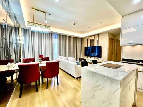 2BedRoom BestLocationBangkok Emquartier Metro PhromPhong