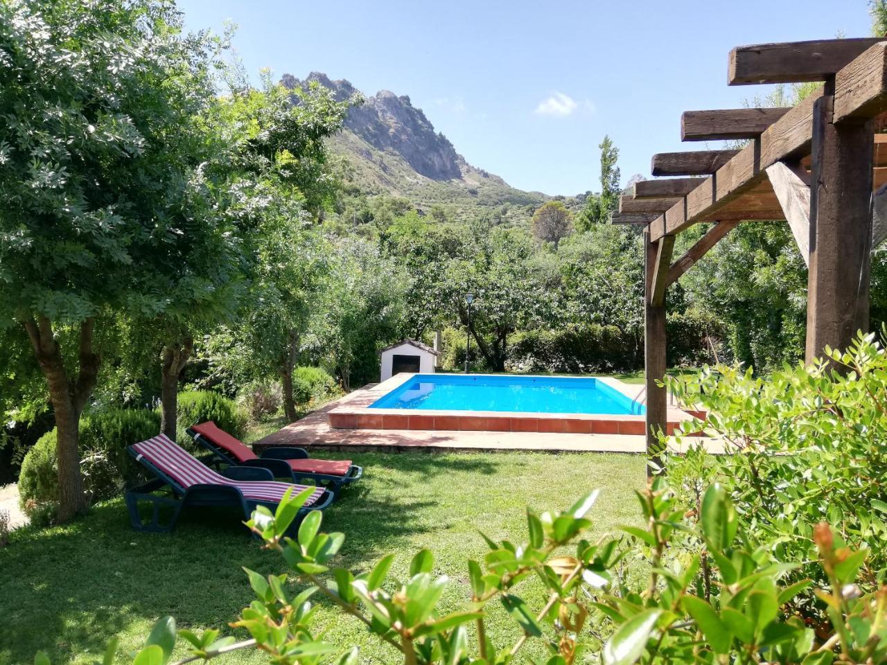 Casa Rural La Maquinilla — 4-Star Luxury Hotel in Grazalema, Spain