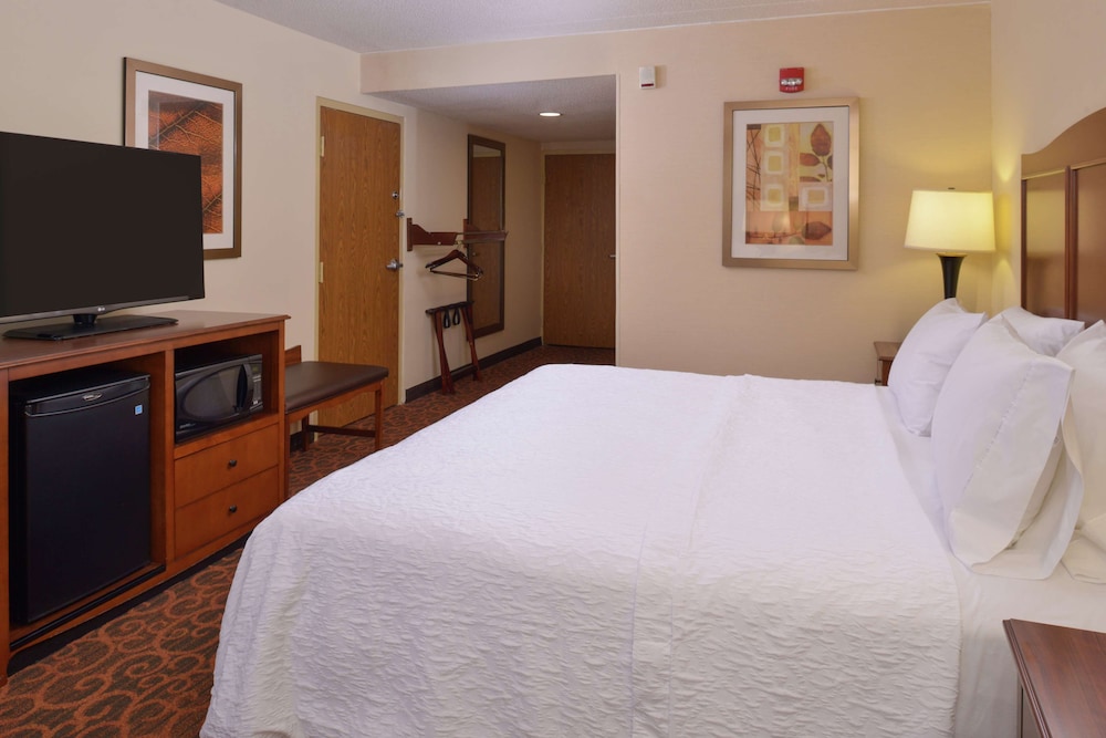 Hampton Inn Frederick - photo 12