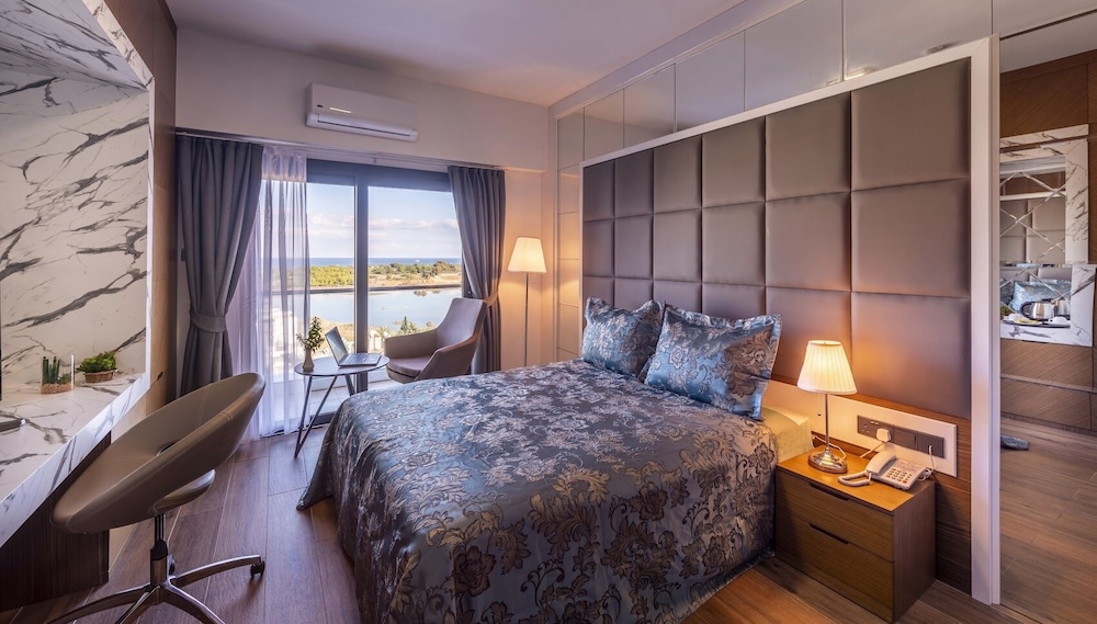 Novel Centre Point Hotel - carbon neutral hotel in Famagusta