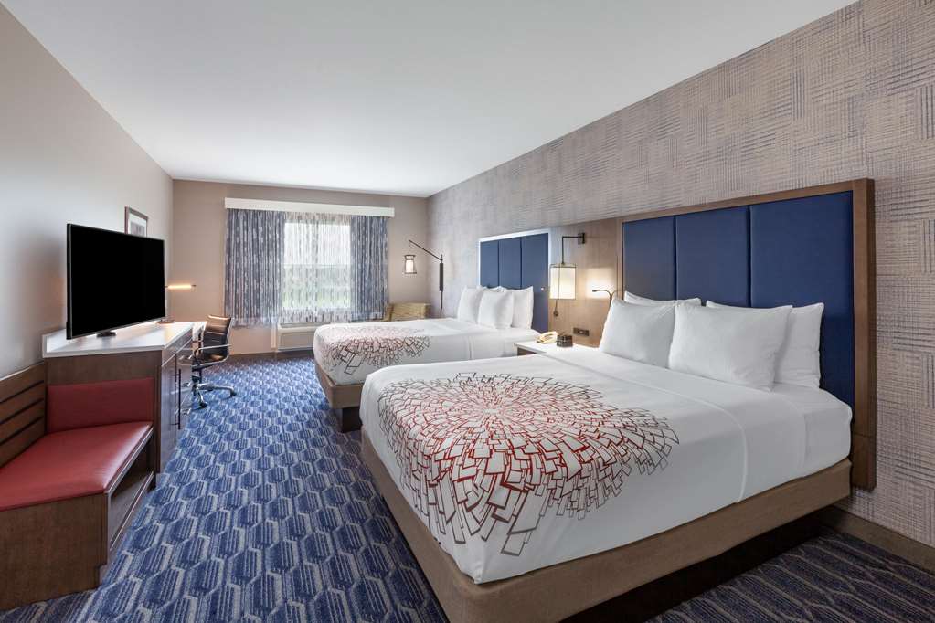 La Quinta Inn & Suites by Wyndham Houston Channelview - photo 19
