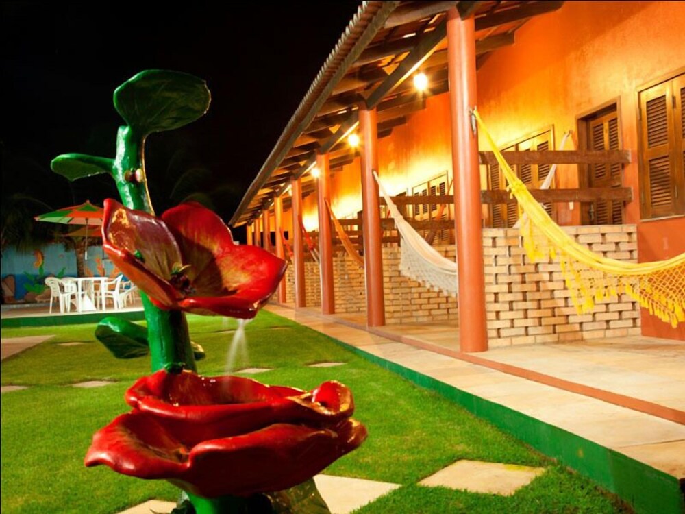 Pousada dos Hibiscos — hotel in Beberibe