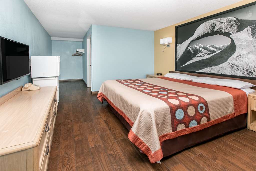 Super 8 by Wyndham Bishop - photo 4