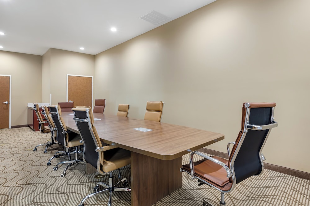 Comfort Suites Greensboro High Point - photo 21