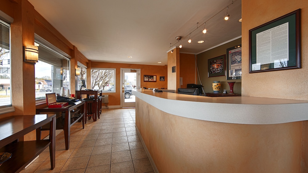 Campus Inn & Suites Eugene Downtown - photo 3