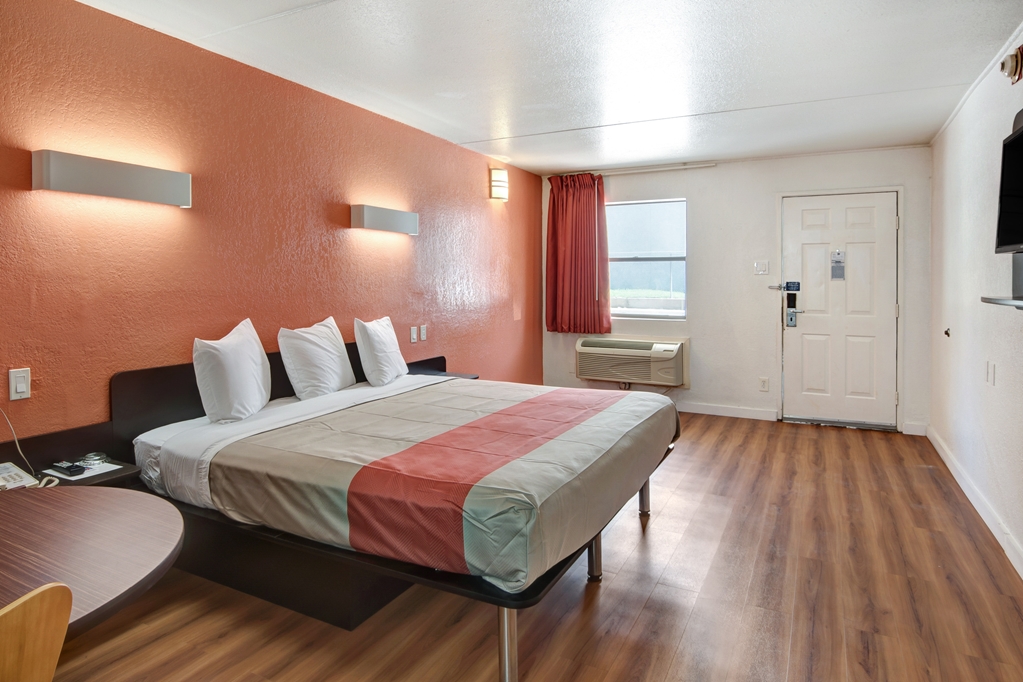 Motel 6 Dallas TX Forest Lane - photo 15