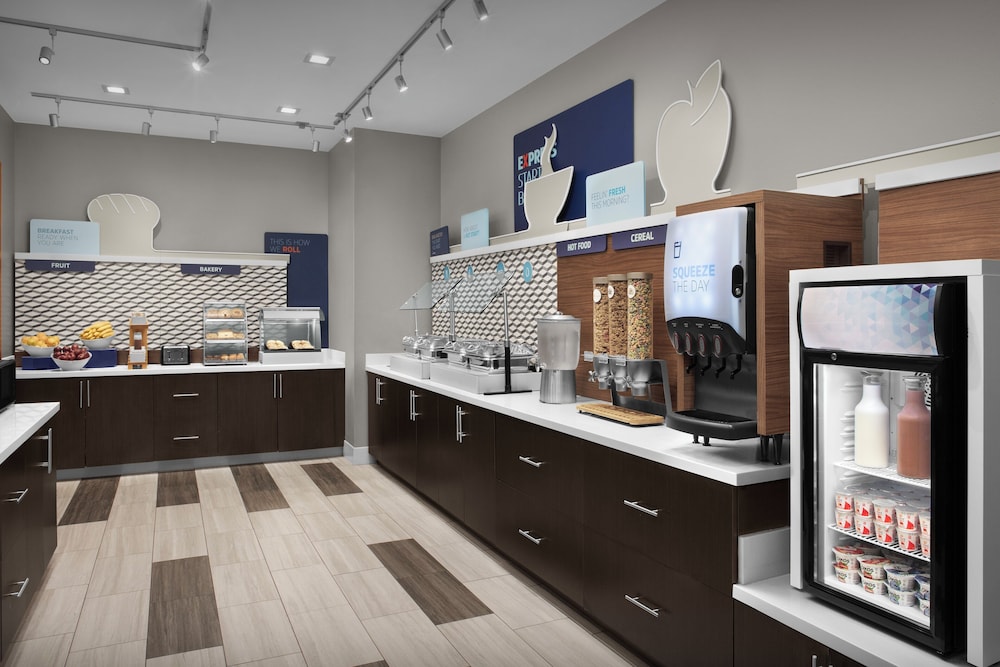 Holiday Inn Express & Suites Birmingham Homewood by IHG - photo 27