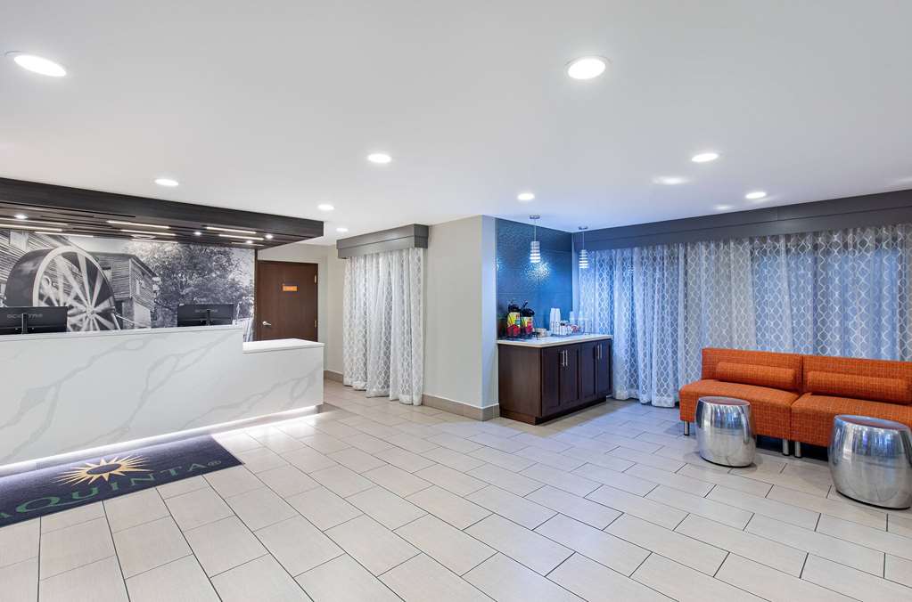 La Quinta Inn by Wyndham Pigeon Forge Dollywood - photo 4