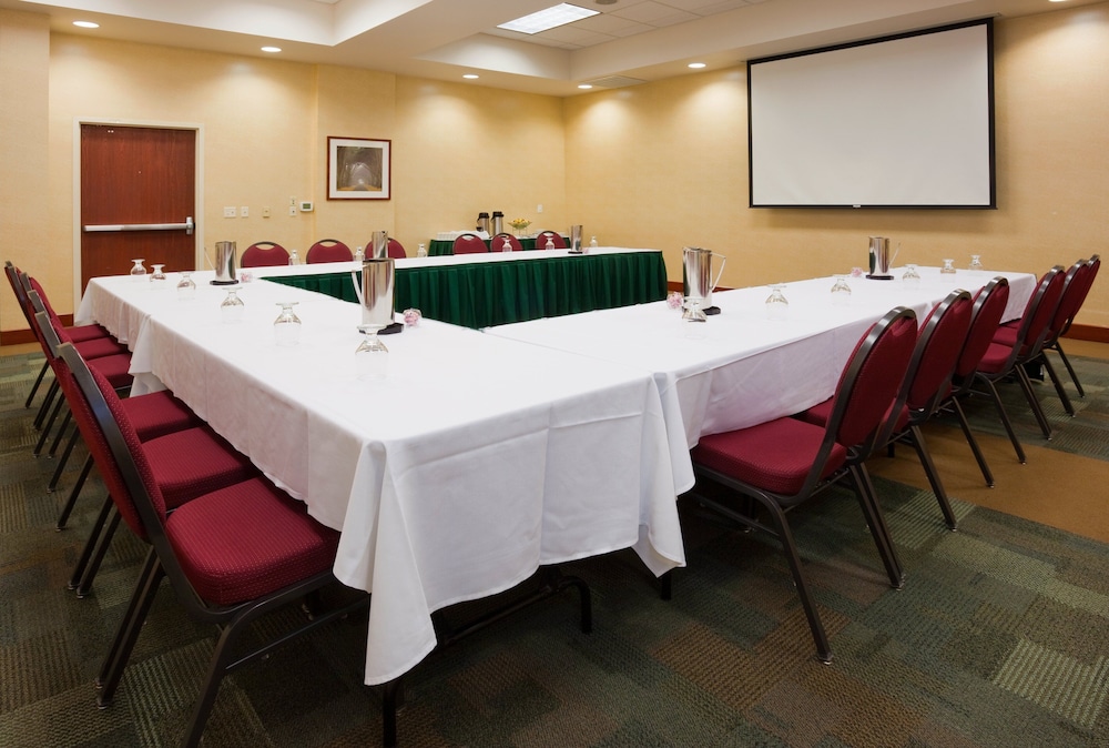 Holiday Inn Madison at The American Center by IHG - photo 63