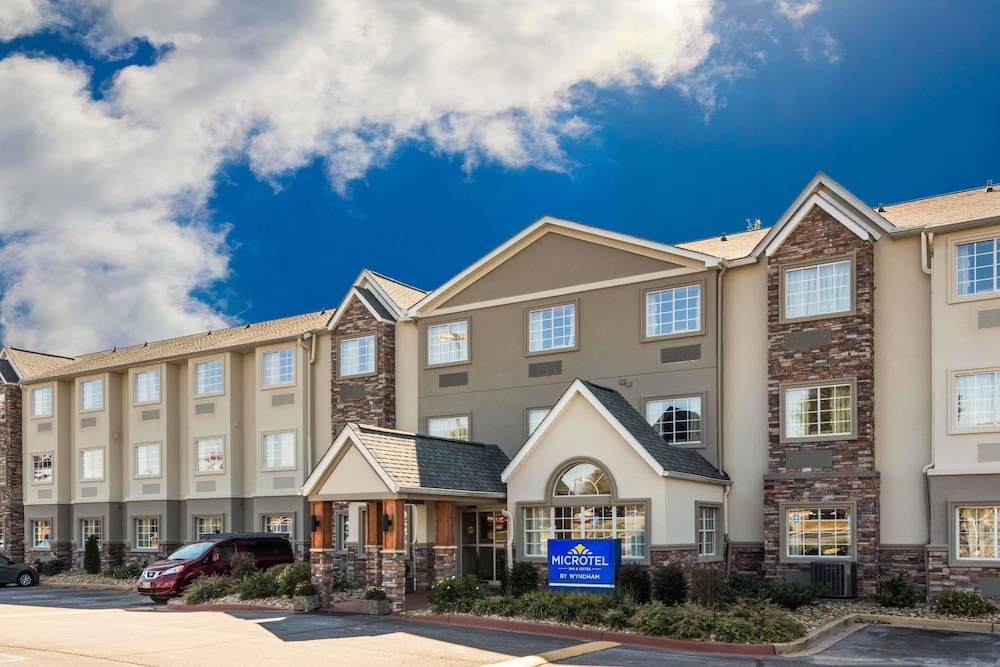 Microtel Inn & Suites by Wyndham Greenville Woodruff Rd in Greenville, United States