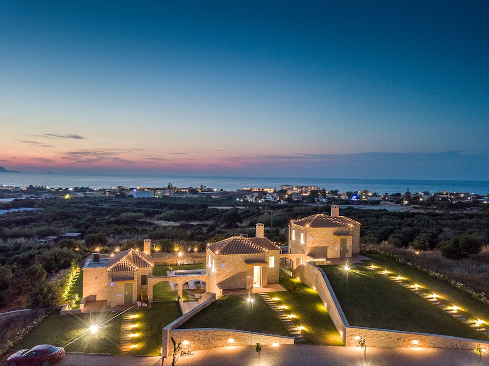 Caldera Theros Villas — 5-Star Luxury Hotel in Irakleion, Greece