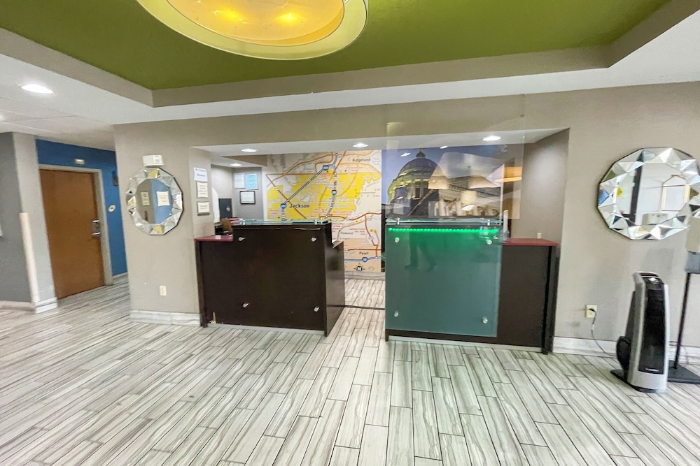 La Quinta Inn & Suites by Wyndham Jackson North - photo 6