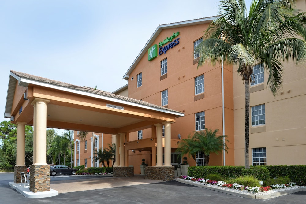Holiday Inn Express & Suites Naples North Bonita Springs by IHG - photo 58