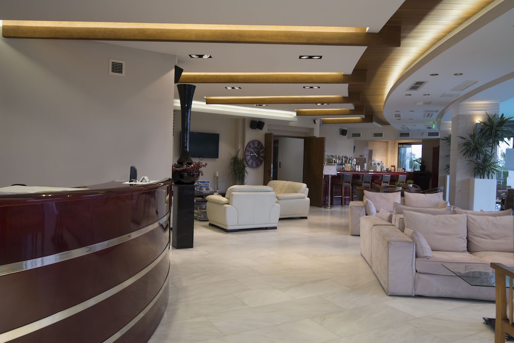 Cosmopolitan Hotel — Paralia — photo 4