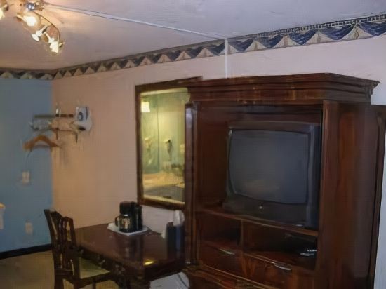 Regency Inn Of Naperville - photo 21
