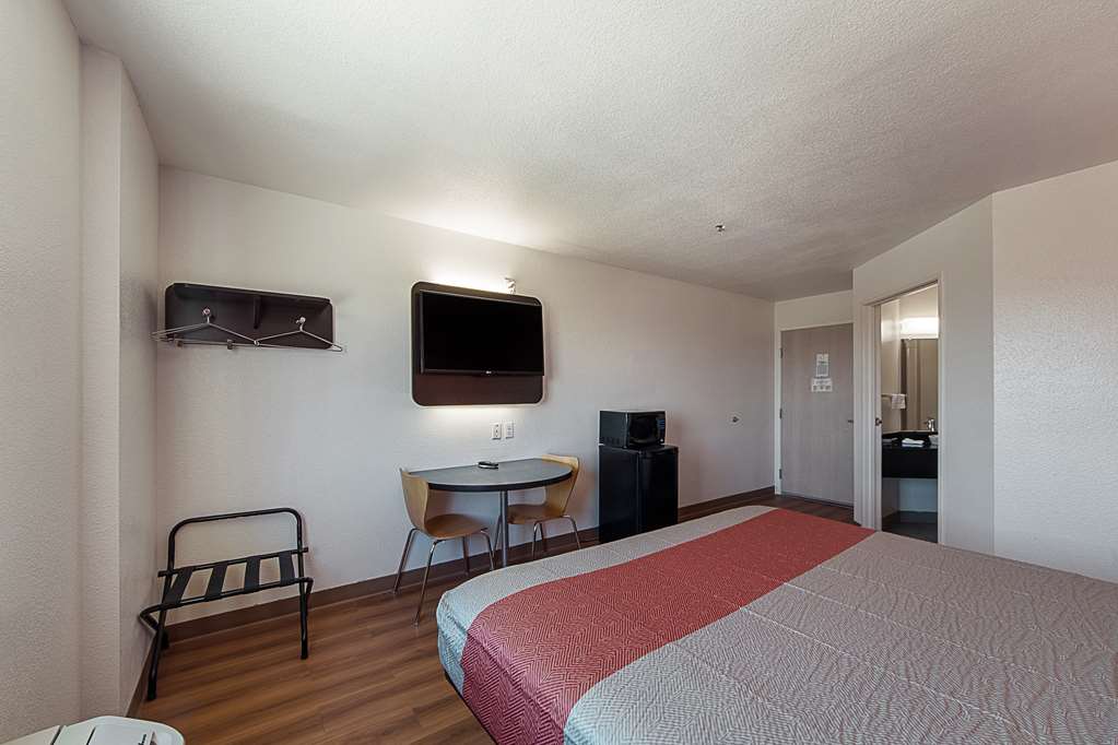 Motel 6 San Antonio TX Downtown Alamo Dome - photo 9