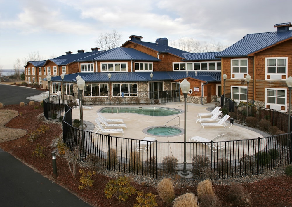 River Lodge And Grill - photo 32