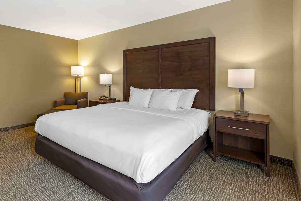 Comfort Inn & Suites Grinnell near I 80 - photo 9