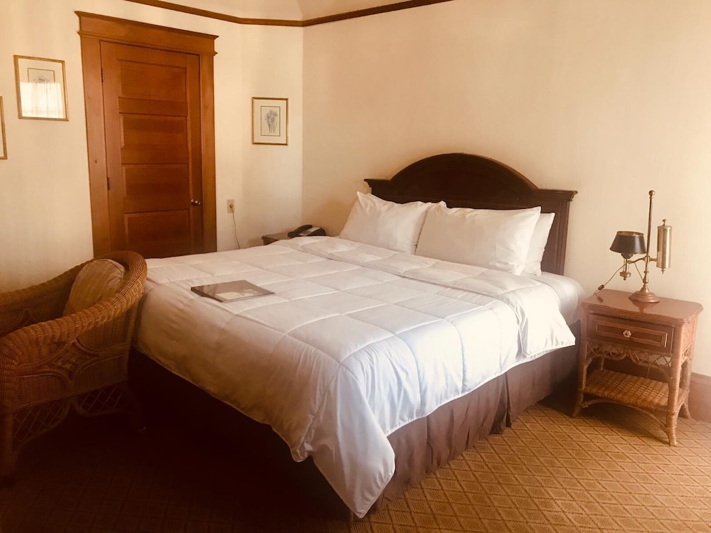 Pacific Grove Inn - photo 40