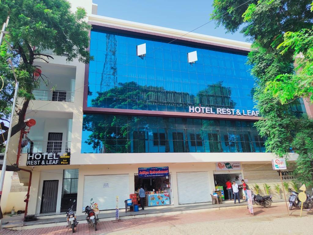 Hotel Rest and Leaf — Anand — photo 5