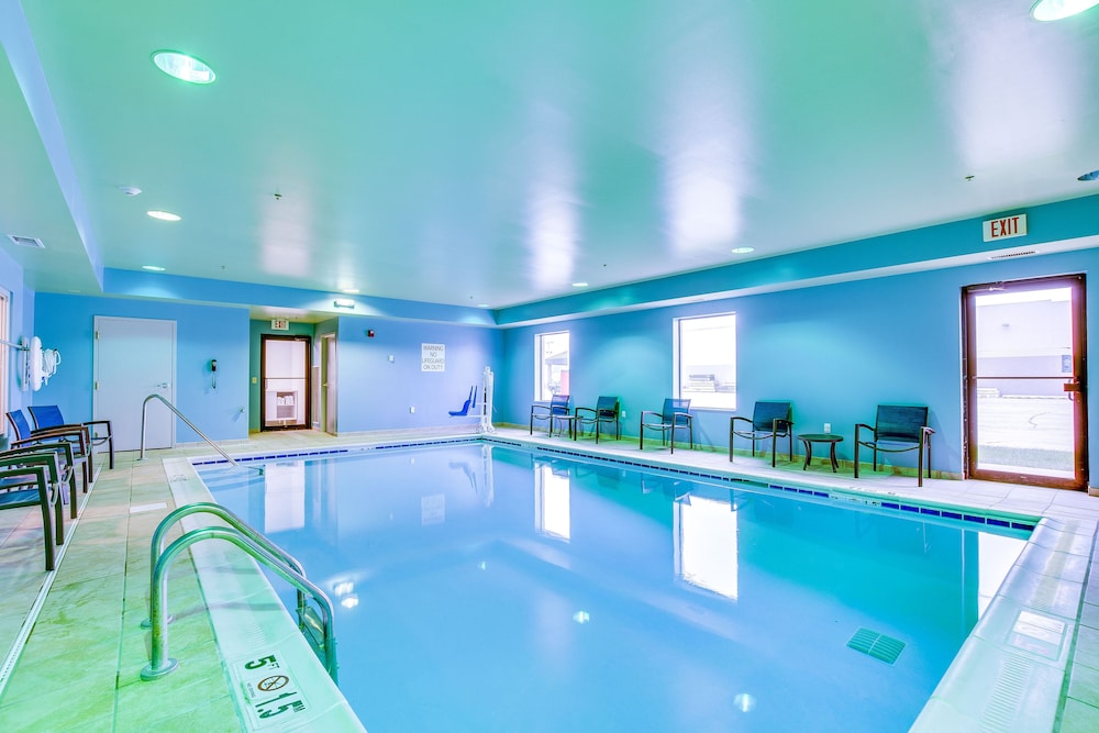 Holiday Inn Express Vincennes by IHG - photo 18