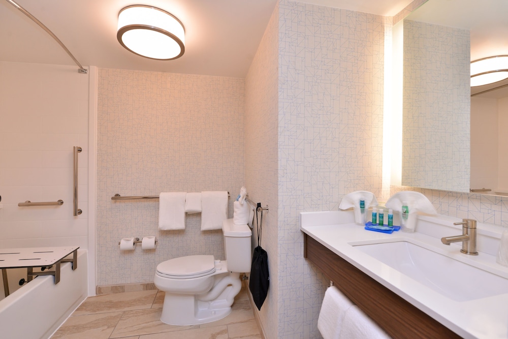 Holiday Inn Express & Suites Indianapolis Dtn Conv Ctr Area by IHG - photo 45