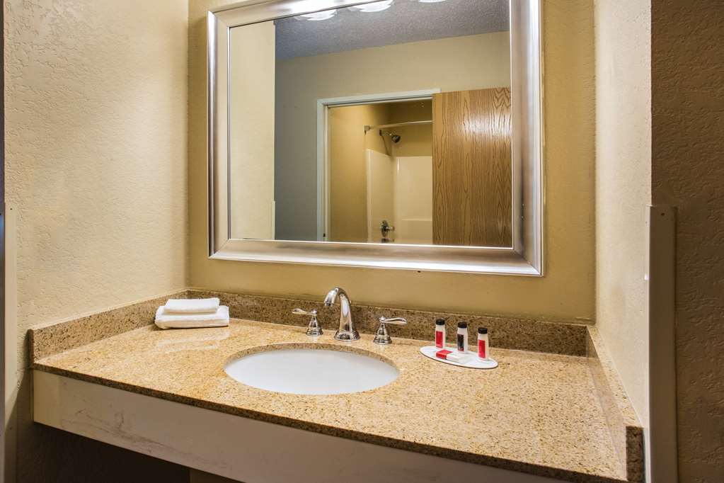 Super 8 by Wyndham Remington - photo 8