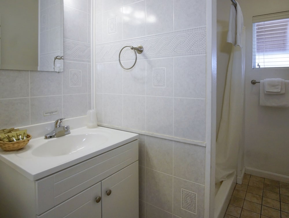 Charm Motel & Suites - photo 57