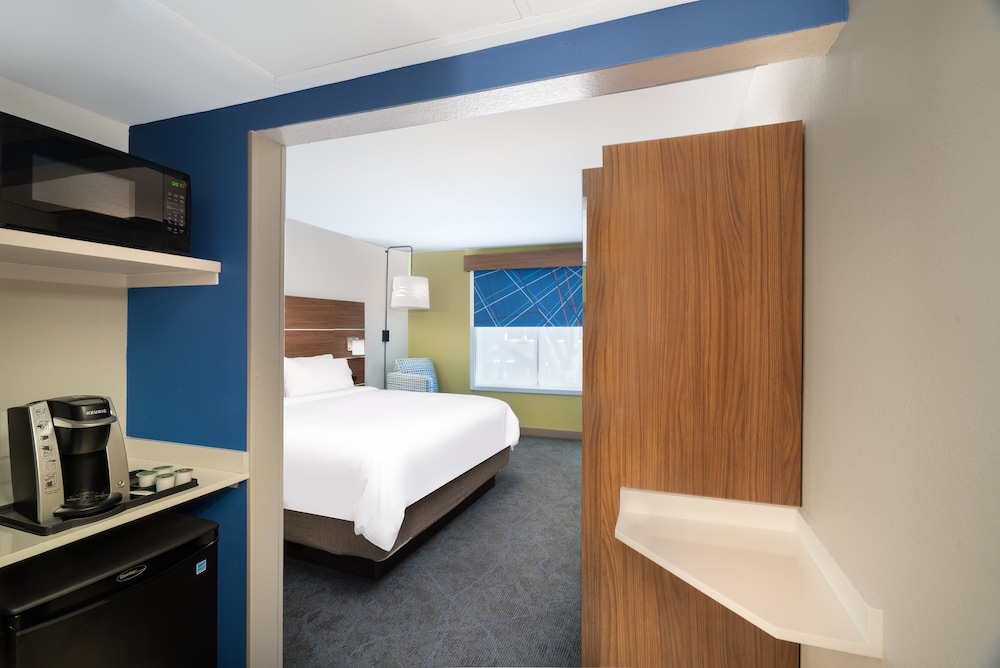 Holiday Inn Express And Suites Dahlonega University Area an IHG Hotel - photo 82