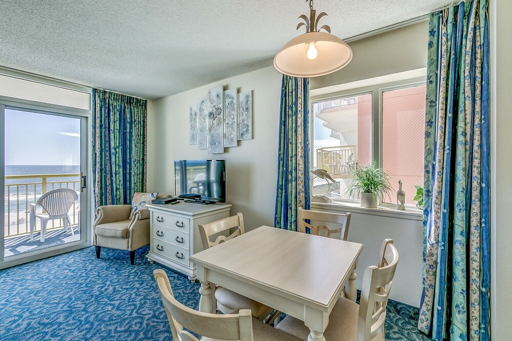 Watch Resort by Condo World - photo 16
