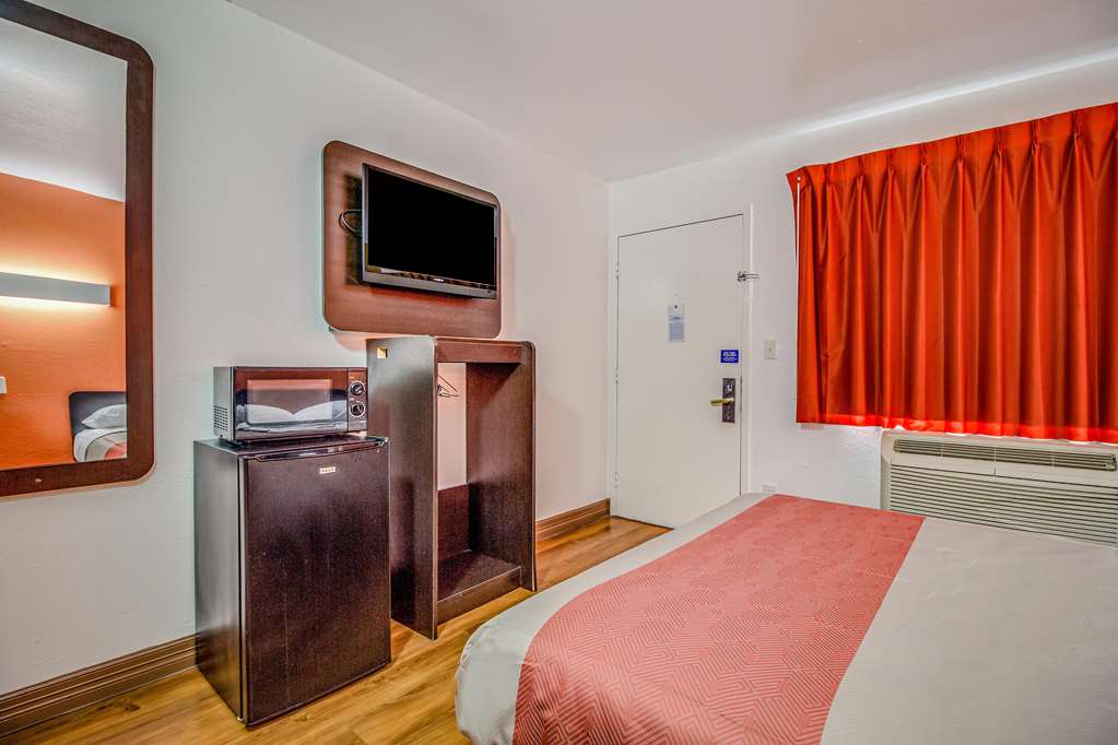 Motel 6 Conroe TX - photo 10
